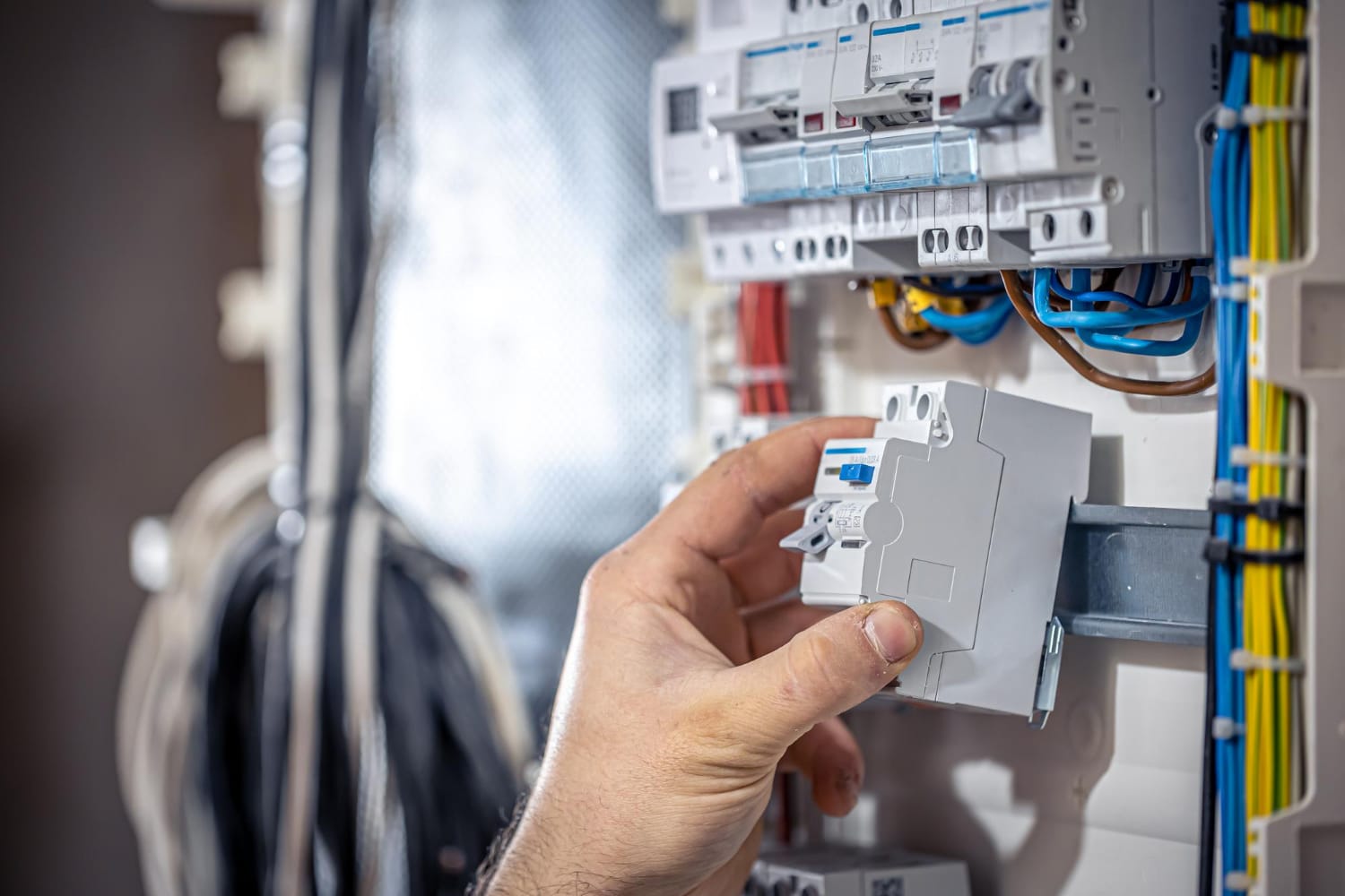 Całodobowe pogotowie elektryczne