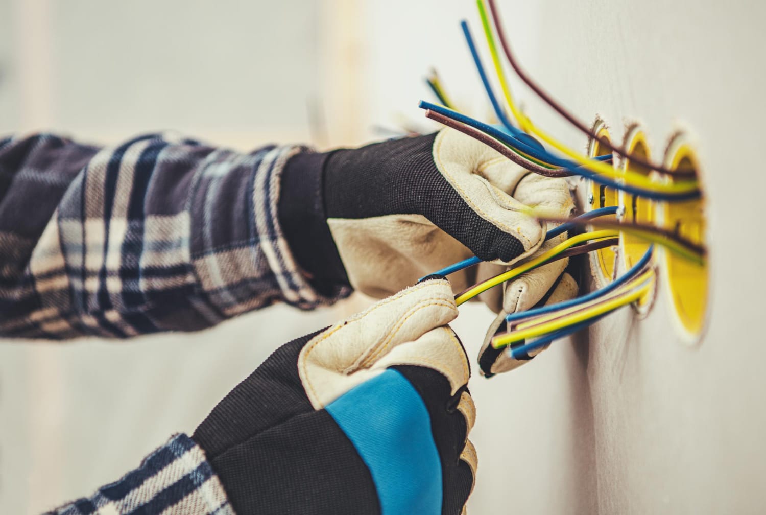 Pogotowie Elektryczne 24h/7 CAŁODOBOWO